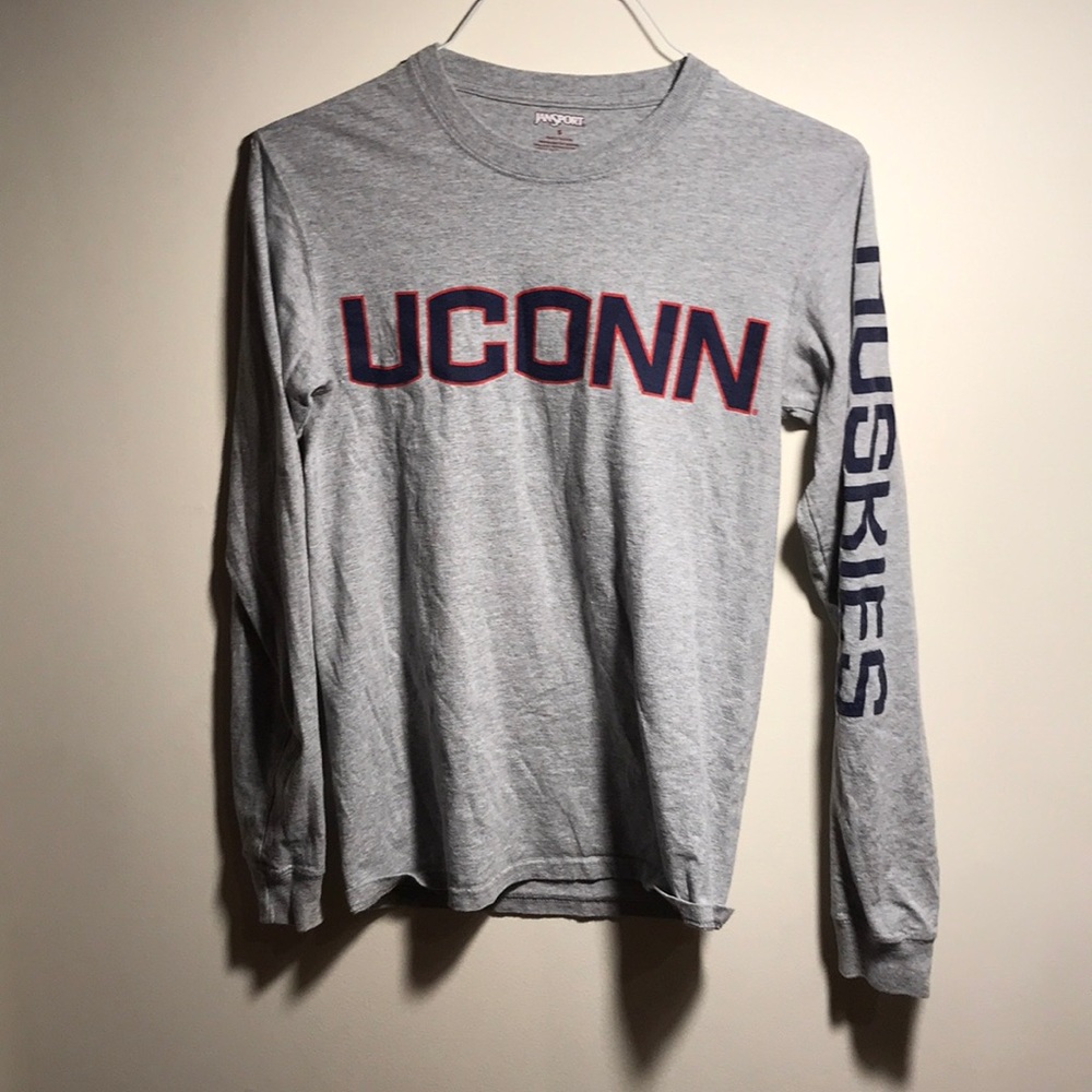 UCONN long sleeve T-shirt